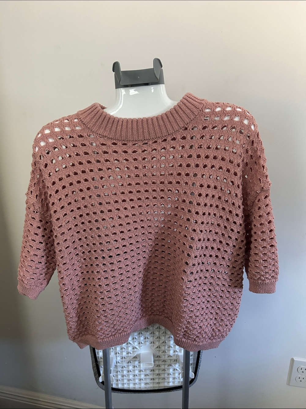 DR2 Open-Weave Short Sleeve Crew Sweater in Dusty Rose